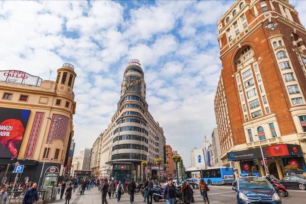 Apartments Plaza Callao Madrid Exterior foto