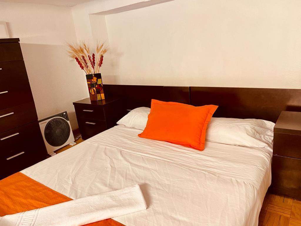Apartments Plaza Callao Madrid Exterior foto